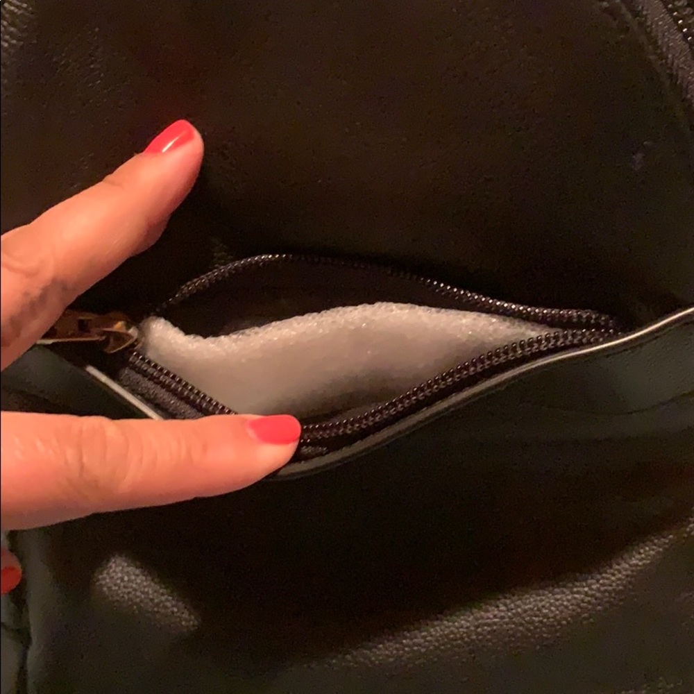 Cross Body - Picture 4 of 4